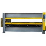 Jaka jest siła docisku prasy zaciskowej do ramy?